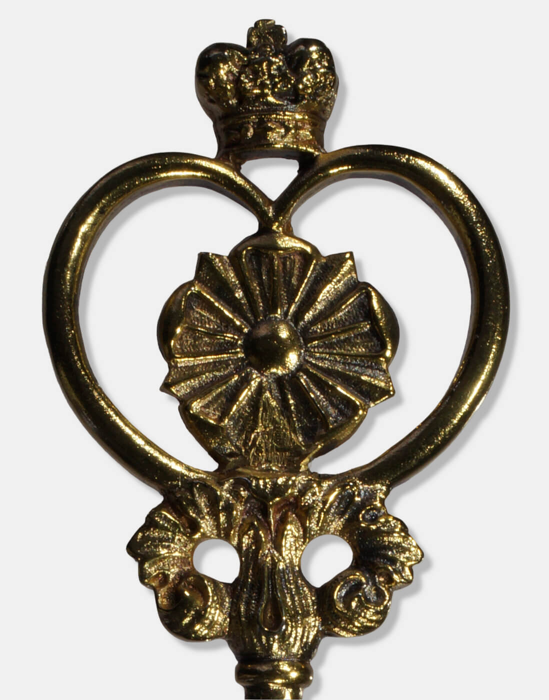 Detailansicht der Reide des Schlüssels. Lippische Rose unter dem Fürstenhut