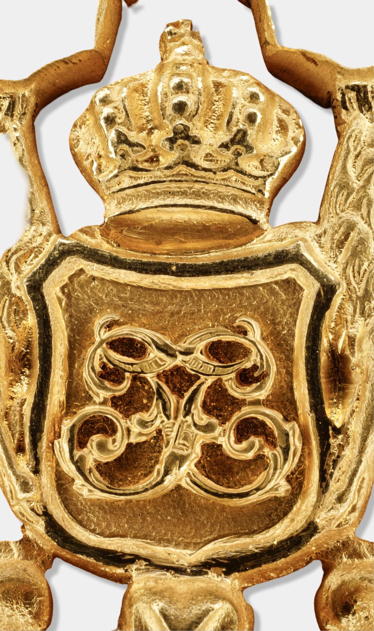 Gespiegeltes F - Monogramm des Großherzogs im Zentrum der Reide